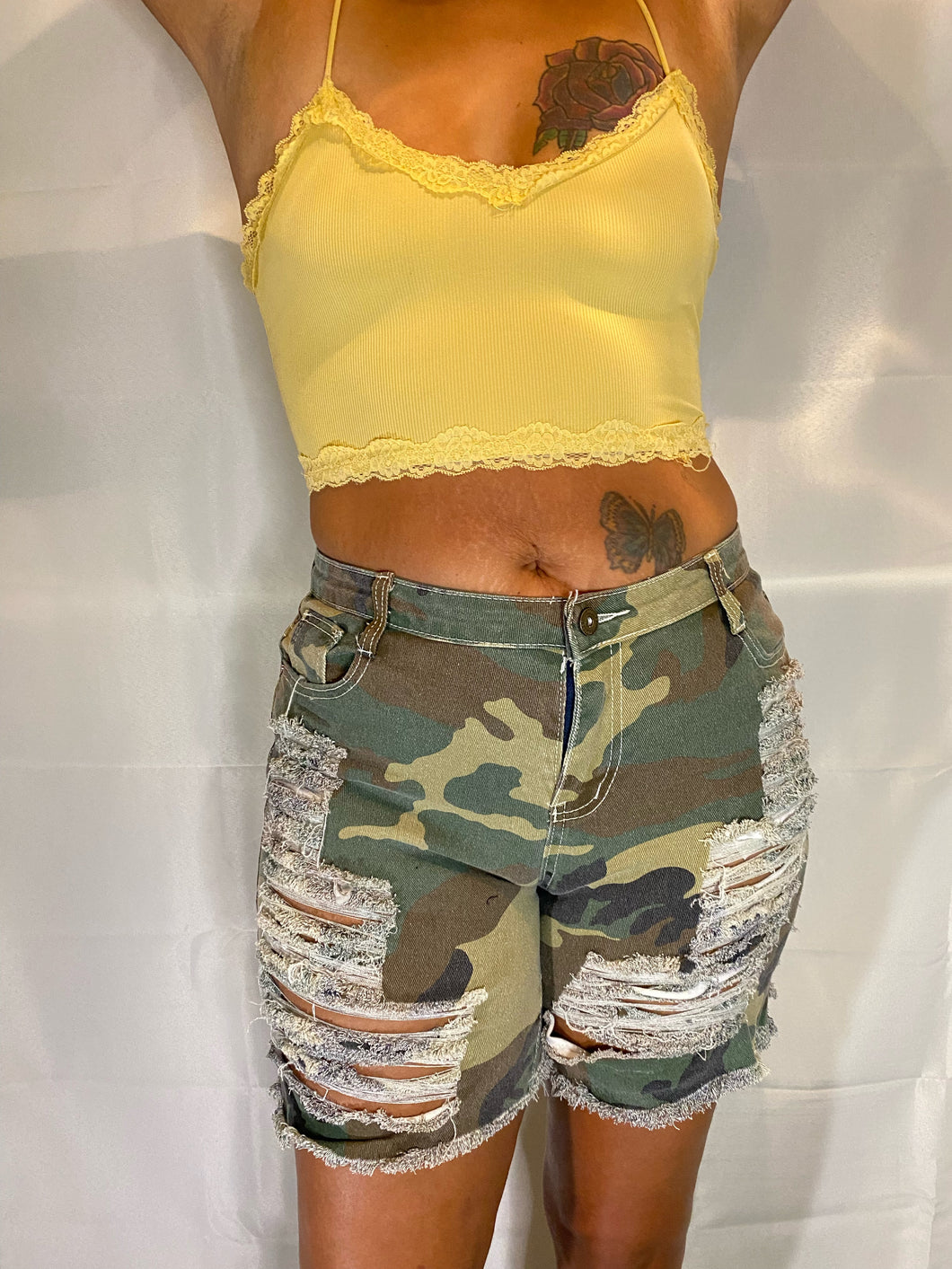 Peek a Boo Destroyed Shorts (Camouflage)